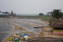 02-Beach to the south with the Shore Temple